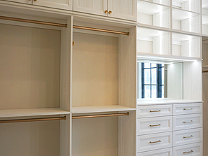 white walk in closet in st louis