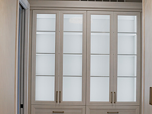 white walk in closet in st louis